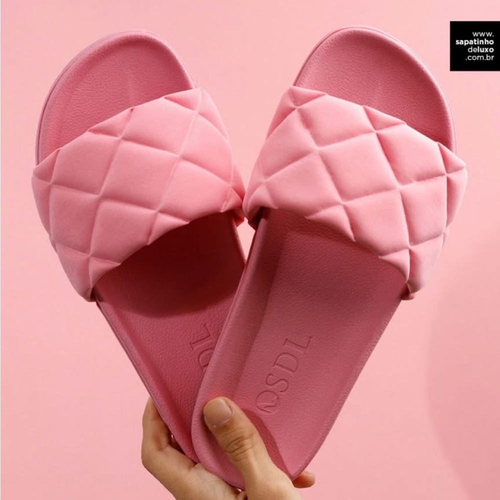 New Pink Diamond stitched Cushioned strap rubber slides sandals size 5 summer
